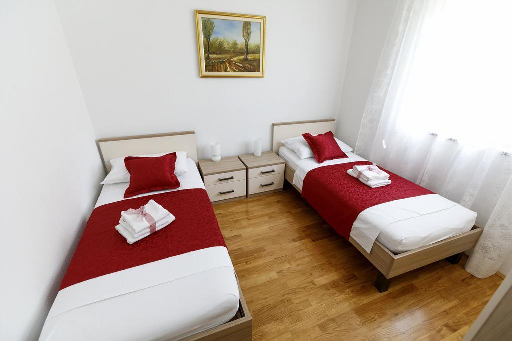 Apartments Sara & Nina Omis Luaran gambar